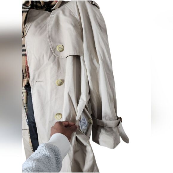 Burberry coat  - Picture 5 of 14